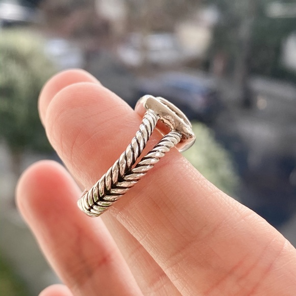 David Yurman | Petite Albion® Ring with Prasiolite - Picture 4 of 6